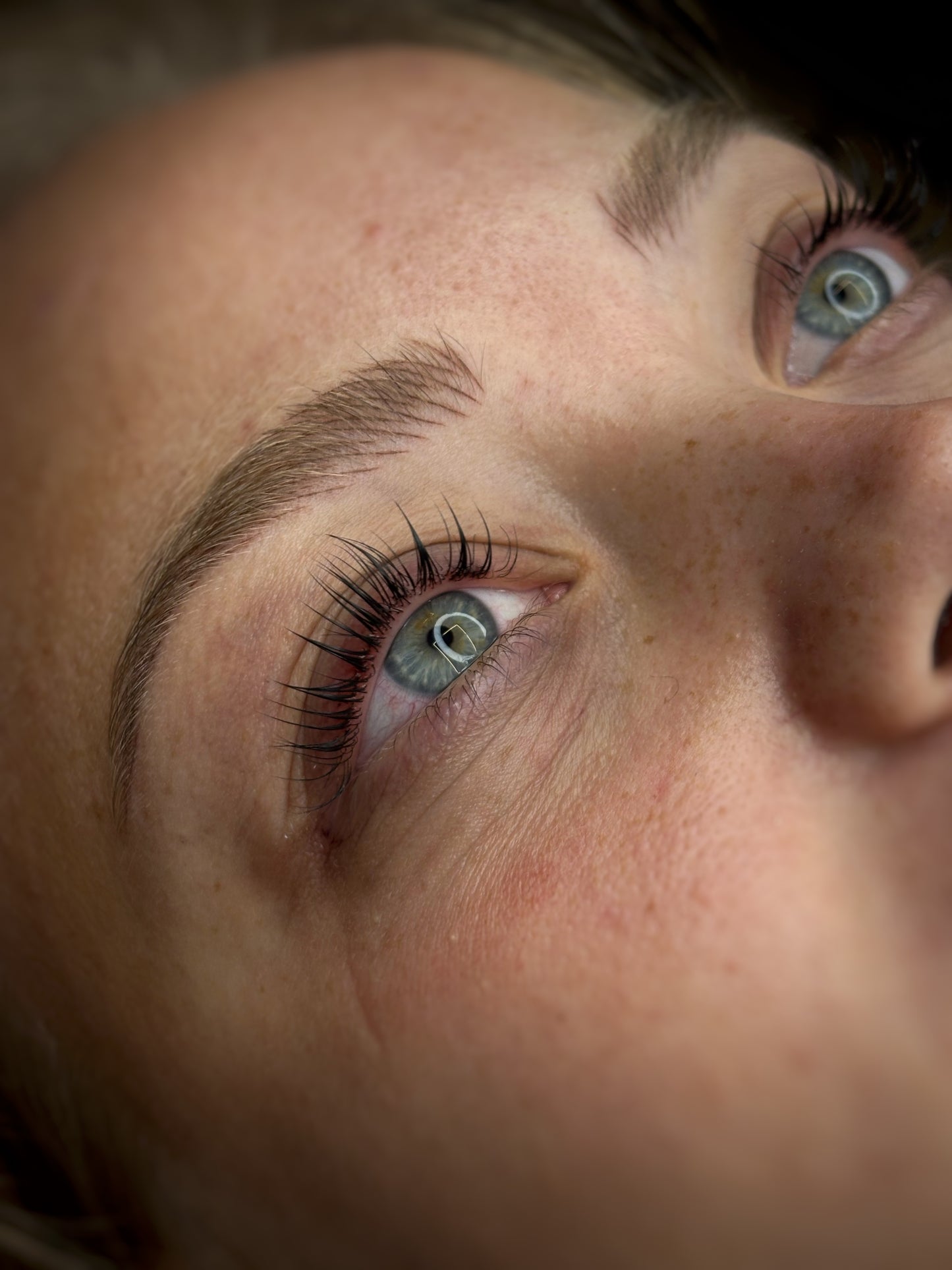 Ламиниране на мигли/вежди